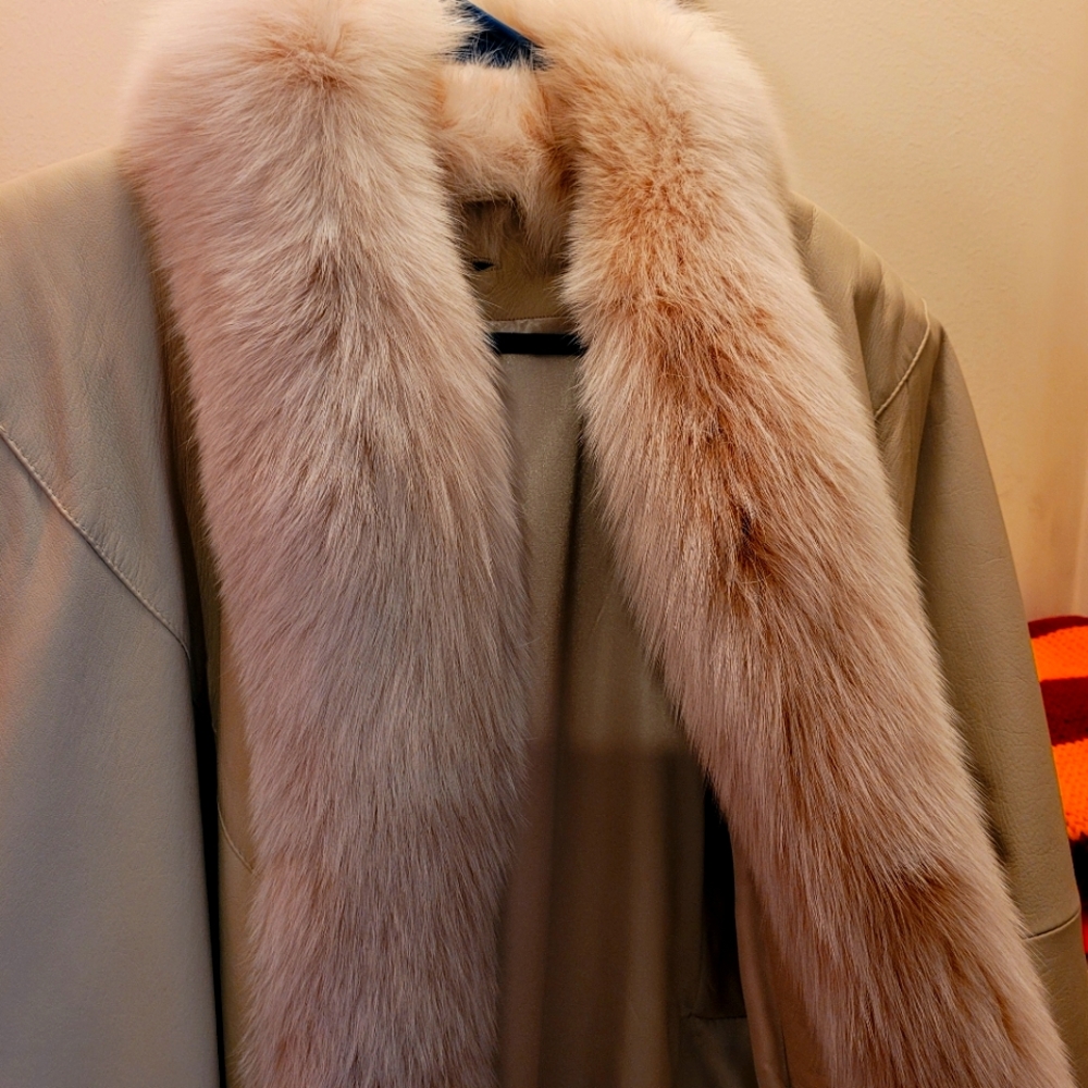 Camel leather coat with real fur from Marshall Fields. Chicago.  It's is size M